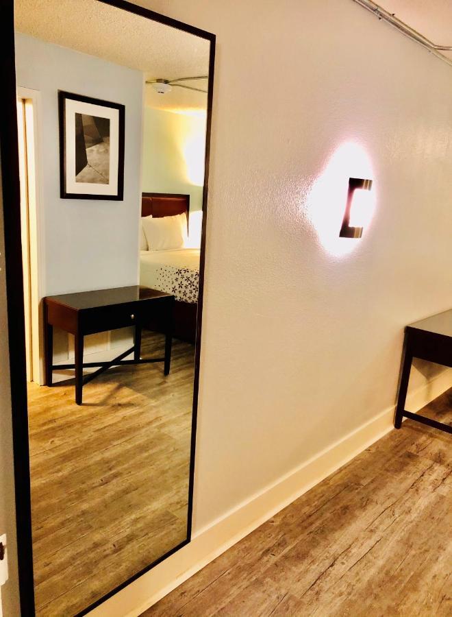 Montgomery Inn & Suites Exteriér fotografie