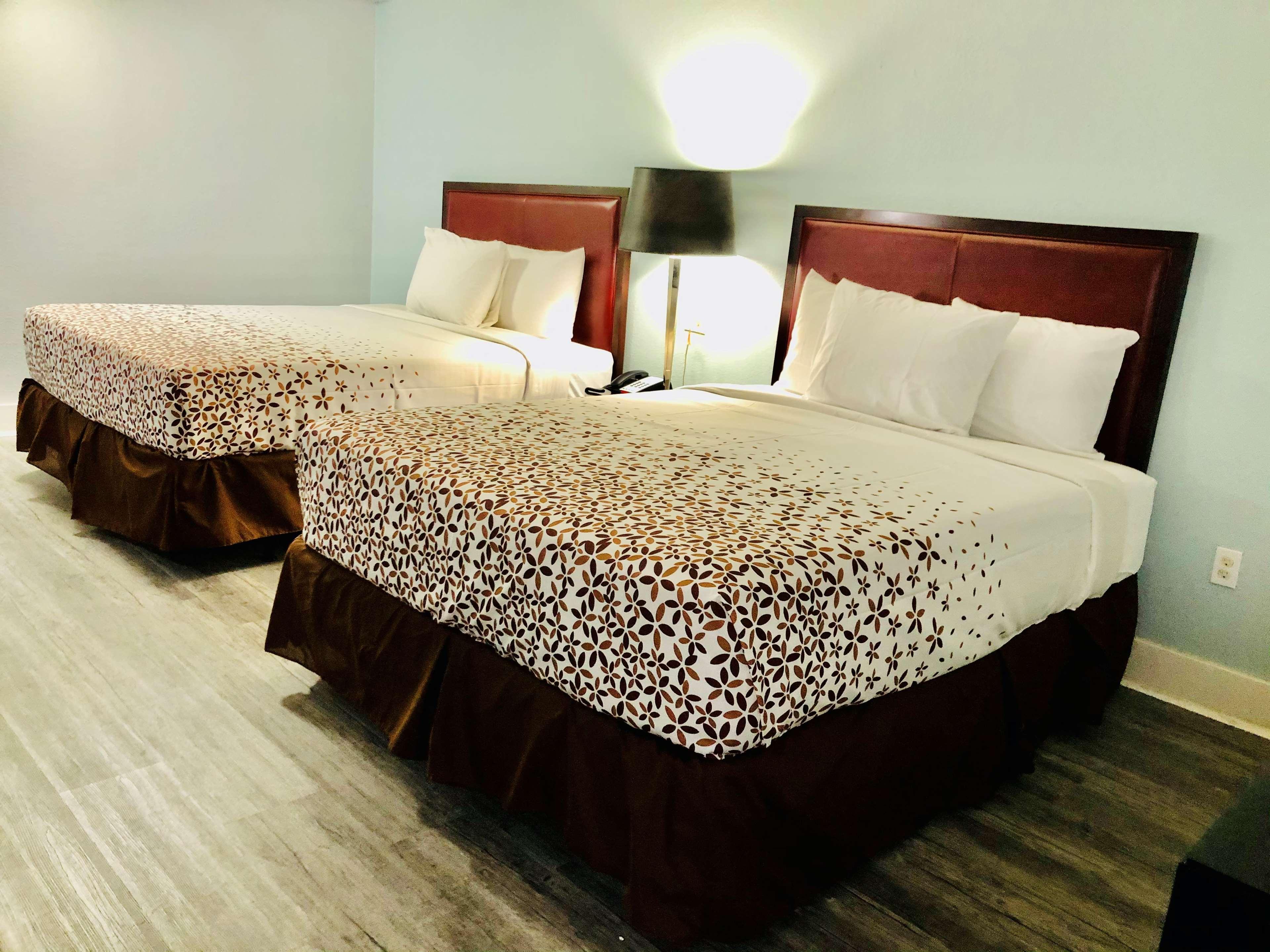 Montgomery Inn & Suites Exteriér fotografie